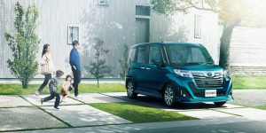 carlineup_roomy_exterior_top_pic_06_01