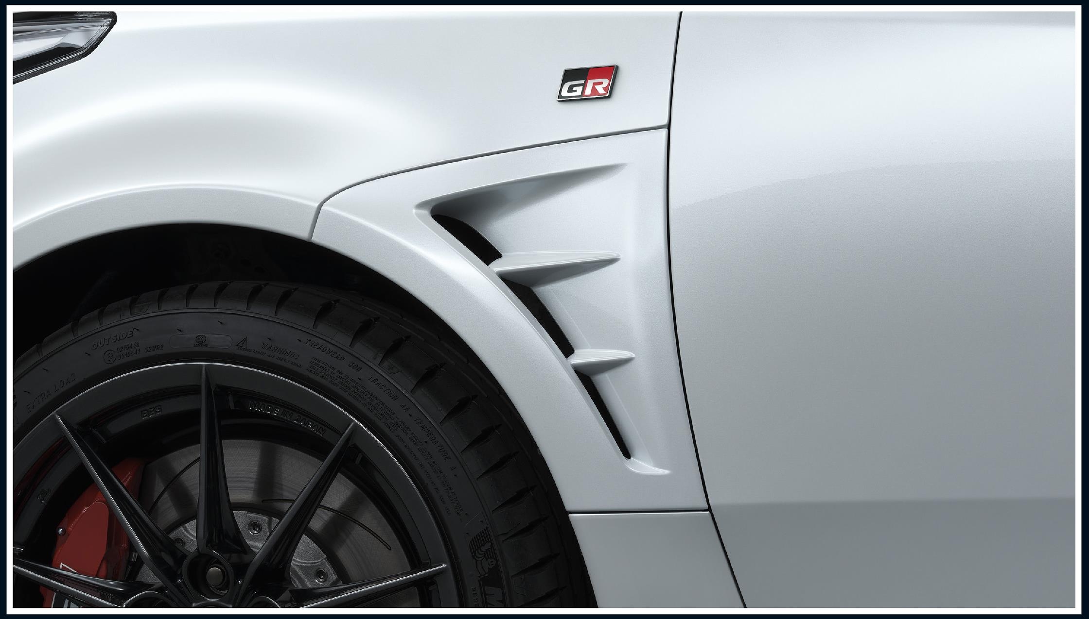 GRヤリス フェンダーダクト