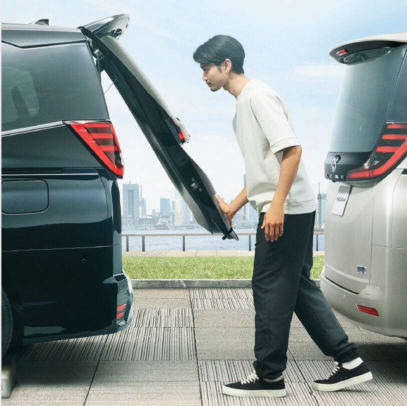 新型ノアのおすすめポイント②　フリーストップバックドア