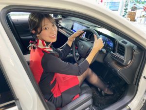 新型クラウン　運転席