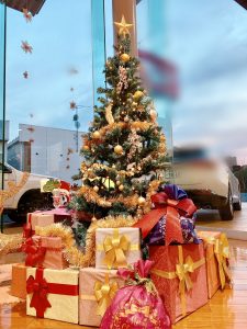 Happychristmas クリスマスディスプレイ始まりました 群馬トヨタ太田４０７号店 店舗ブログ Gtoyota Com 群馬トヨタ