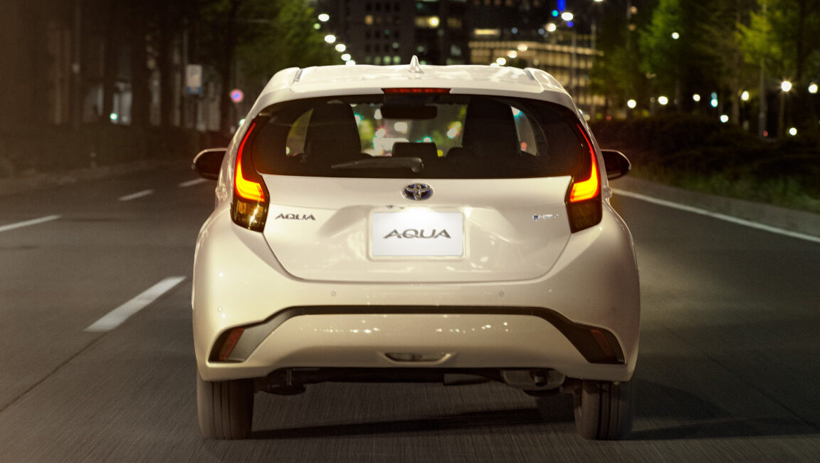 アクア　テールランプ