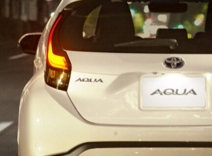 アクア　テールランプ