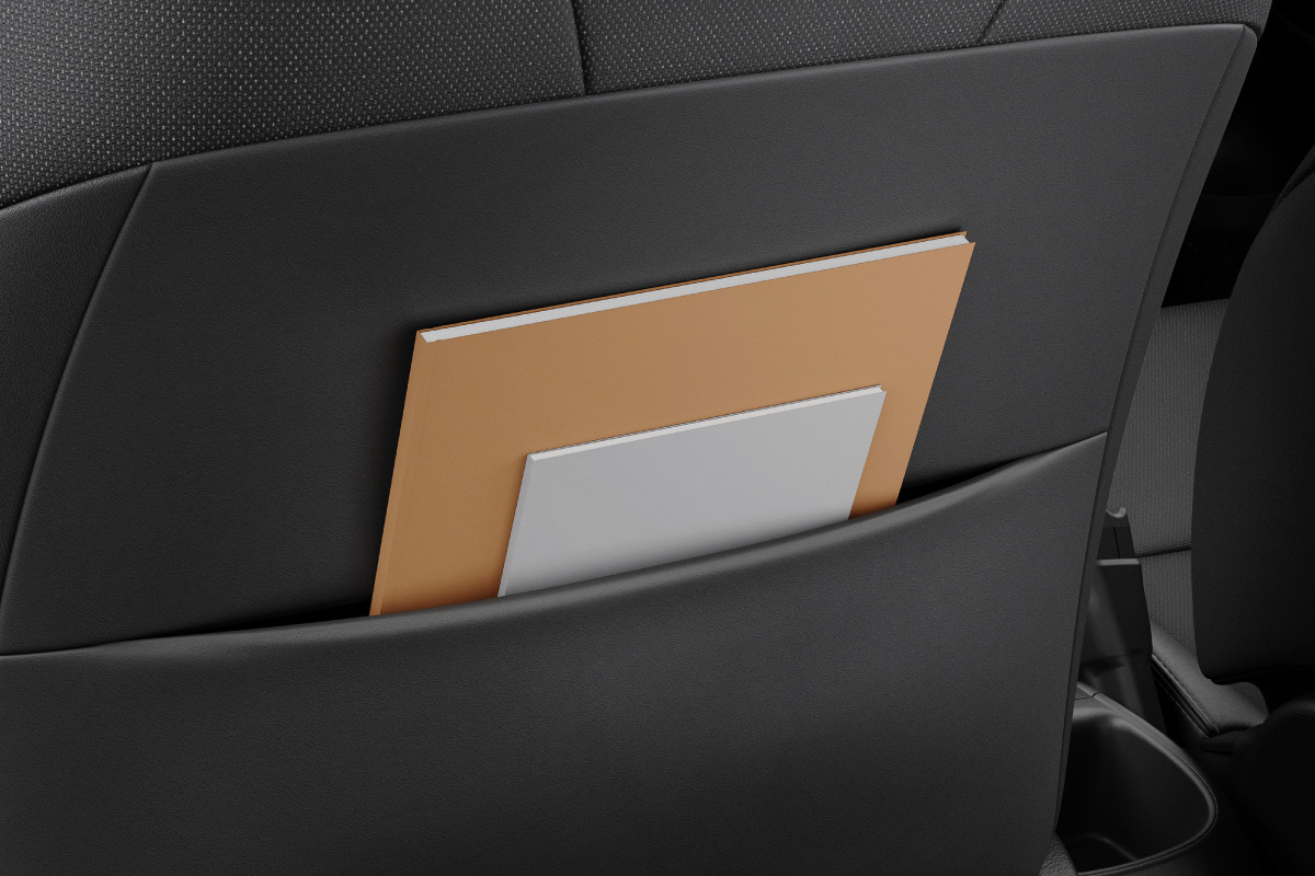 アクア　助手席　シートポケット