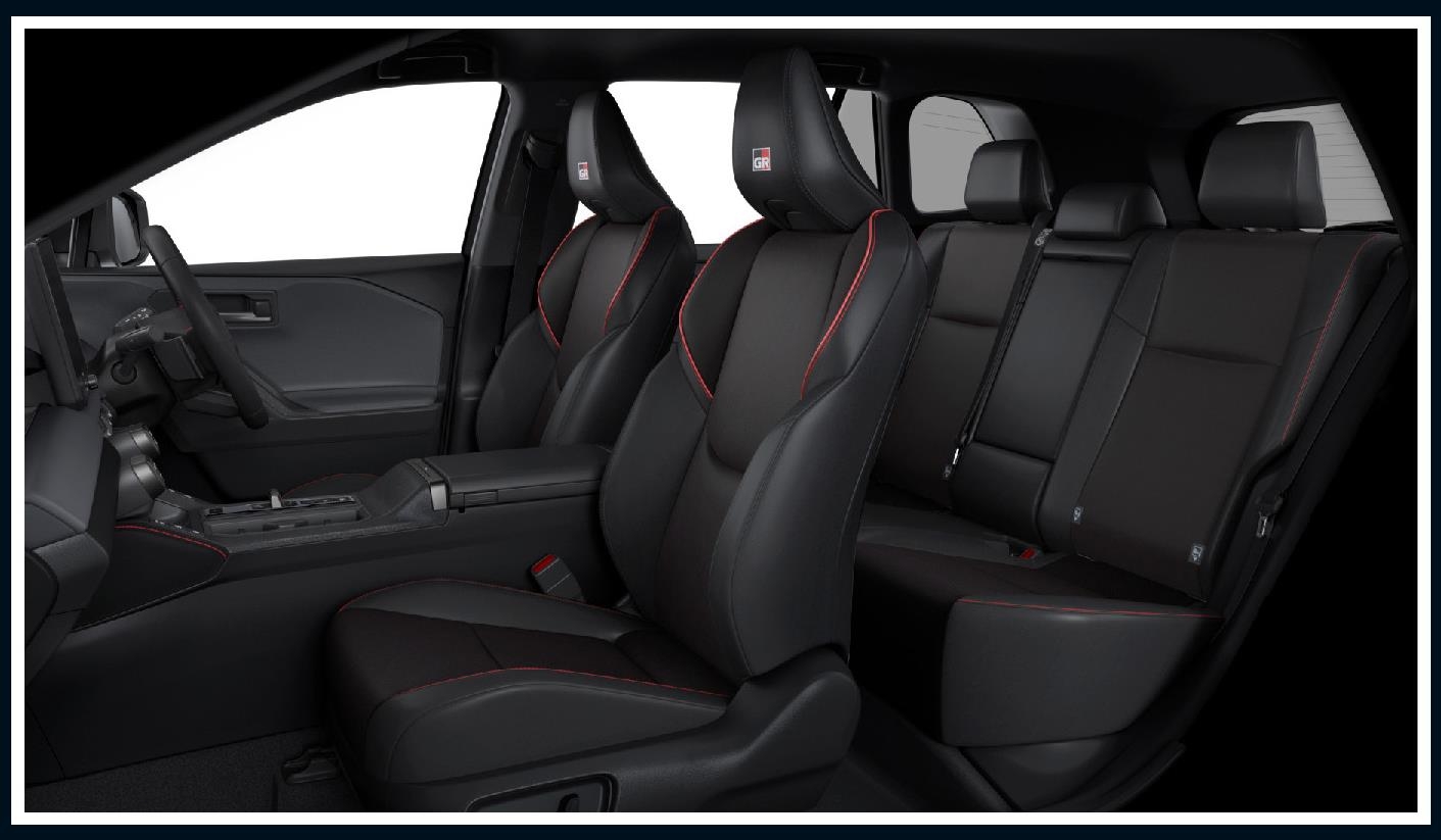 トヨタ RAV4 シート表皮:合成皮革+ブランノーブ
(パーフォレーション&レッドステッチ付)