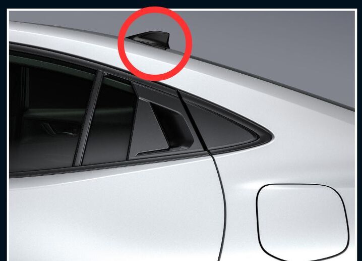 プリウス一部改良後のシャークフィンアンテナ